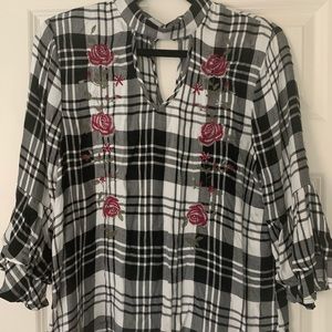 Beautiful embroidered plaid top
